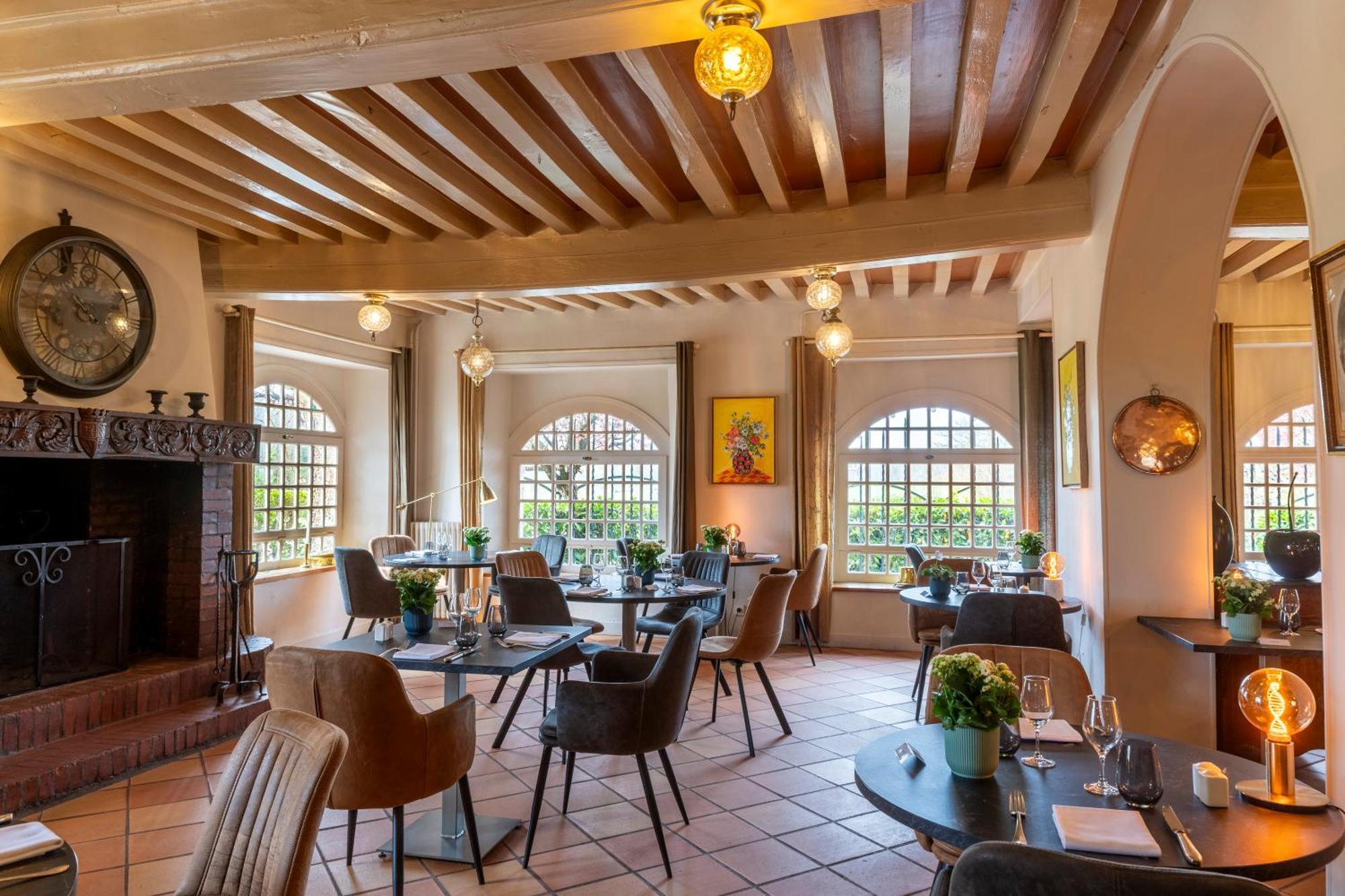 Logis Le Relais Fleuri Hotel Sauvigny-le-Bois Eksteriør billede